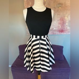 Hanny Deep Black and White Stripped Pleated Mini Dress Back‎ Detail Size S